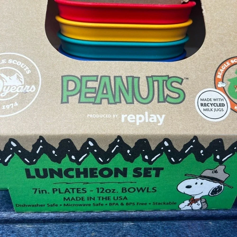 Replay Peanuts Luncheon Camping Set Kids Dishes (4 plates & 4 Bowls) GIFT NEW